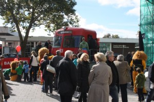 Da der Simulator als Kinderattraktion vermarktet wurde und auch entsprechenden Zulauf von eben solchen hatte hielt ich mich da mal etwas zurück.