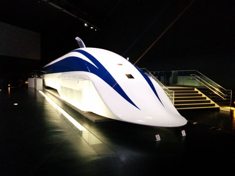 MLX01-01, experimenteller SCMAGLEV Zug. Geschwindigkeitsrekord: 581 km/h. 